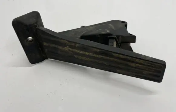 BMW 1 F20 F21 Accelerator throttle pedal 6853176