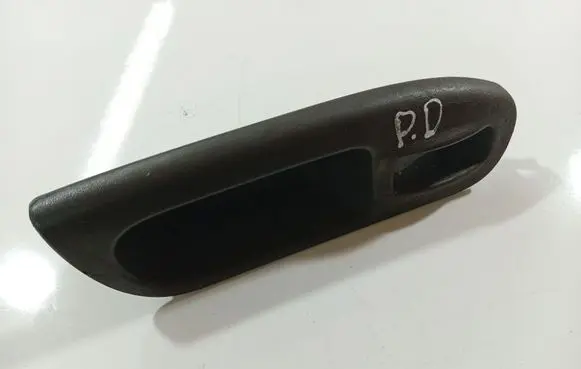 Renault Scenic I Front door window switch trim 7700431172