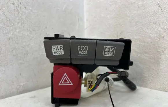 Toyota Prius (XW30) A set of switches 75D8092 3121K59