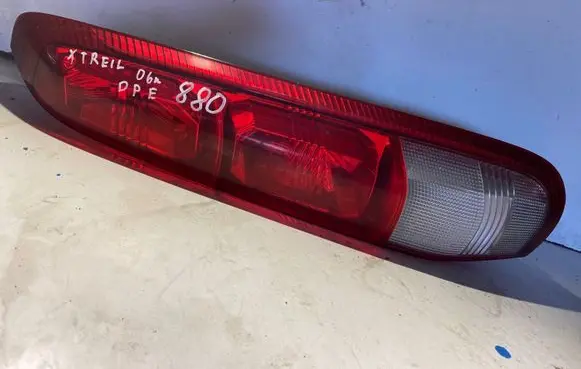 Nissan X-Trail T30 Rear/tail lights