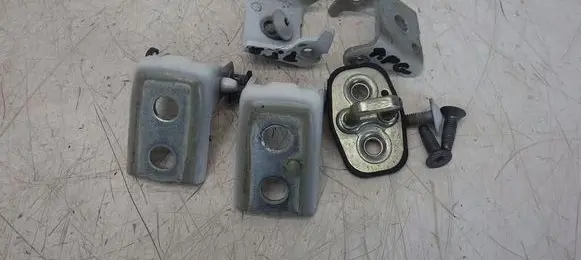 Citroen C3 Front door hinge set 9655466380