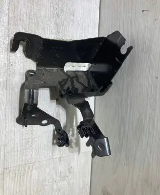 Renault Clio V ABS pump bracket 478401826R