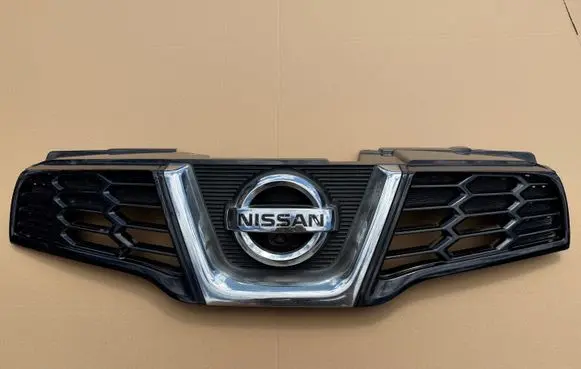 Nissan Qashqai Front bumper upper radiator grill 62310BR10A