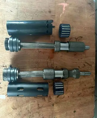 Volkswagen Golf VII Balance shaft 06K103295AT 06K103295BC