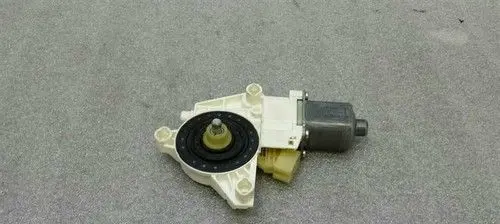 Mercedes-Benz ML W164 Front door window regulator motor A2518200108