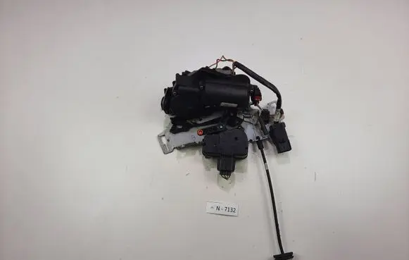 Chrysler Grand Voyager V Sliding door lock 686AA