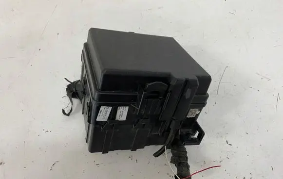 Hyundai Tucson LM Relay mounting block 91405-F1110