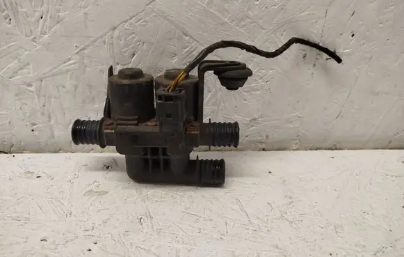 BMW X5 E70 Coolant heater control valve 6910544 1147412166 071026