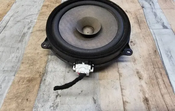Mazda 2 Front door speaker D65166960