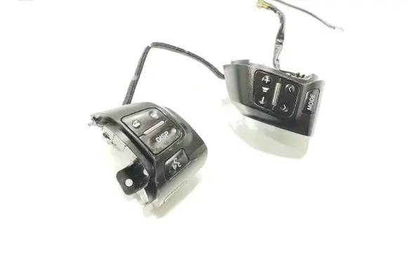 Lexus GS 300 350 430 450H Steering wheel buttons/switches F70CV184A