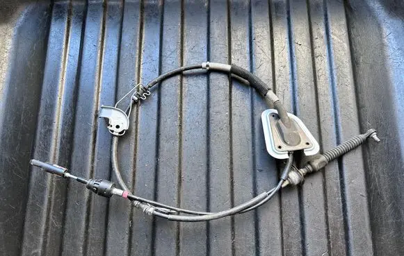 Lexus RX 450H Gear shift cable linkage 68080123AD
