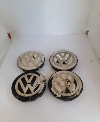 Volkswagen PASSAT B5 R20 wheel hub/cap/trim 