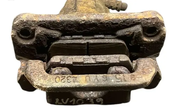 Nissan Leaf I (ZE0) Rear brake caliper