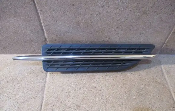 Mercedes-Benz SLK R172 Fender grill A1726900479