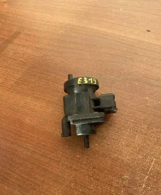 Mercedes-Benz C W203 Engine mount vacuum valve A0005450427 E319