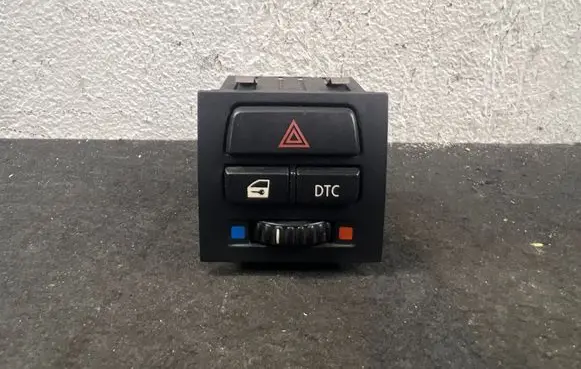 BMW 3 E90 E91 Hazard light switch 6945652 6131