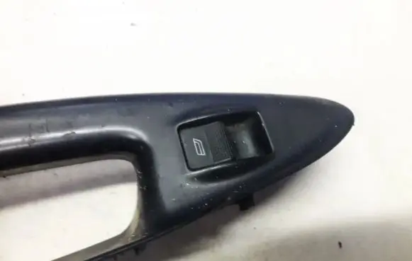 Audi A4 S4 B5 8D Electric window control switch 8D1867172A