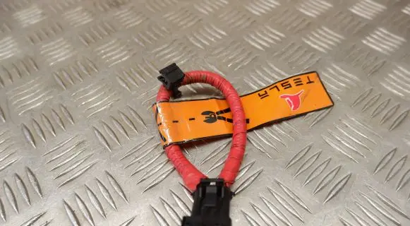 Tesla Model S Battery relay fuse 