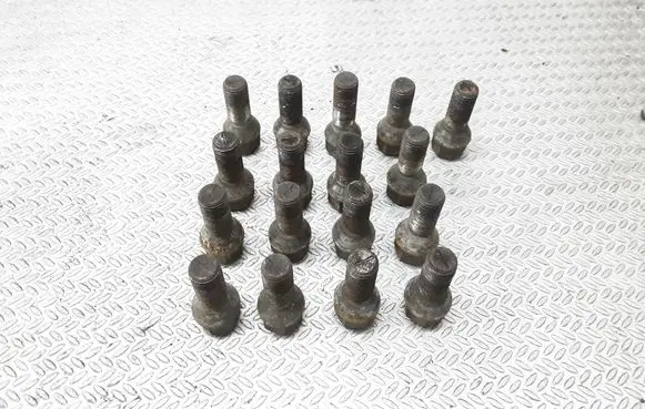 Volvo XC90 Nuts/bolts 