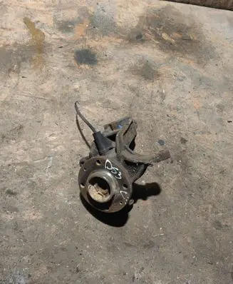 Citroen DS3 Front wheel hub 