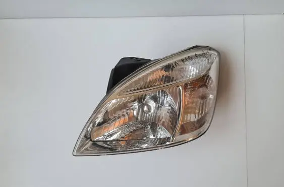 KIA Rio Headlight/headlamp 921011G0