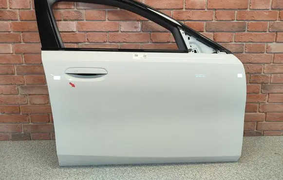 BMW i5 G60 Front door 5A32EA4