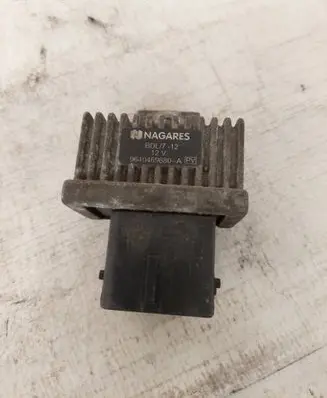 Opel Vivaro Glow plug pre-heat relay 9640469680