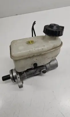KIA Sorento Master brake cylinder
