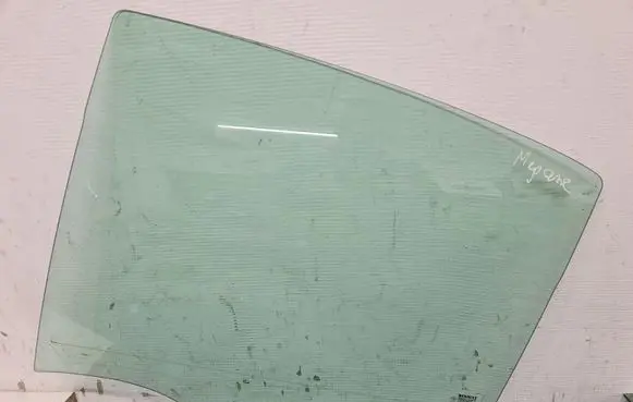 Renault Megane II Rear door window glass