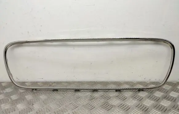 Front bumper splitter molding