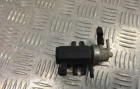 Volkswagen PASSAT B5 Turbo solenoid valve 72190320 1H0906627