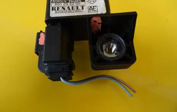 Renault Scenic II - Grand scenic II Airbag deployment crash/impact sensor 8200236286C