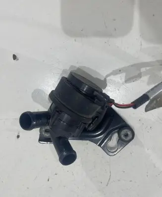 Volvo XC60 Electric auxiliary coolant/water pump 31382380