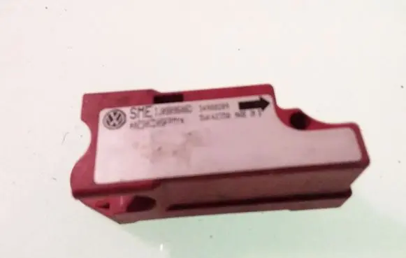 Volkswagen Golf IV Airbag deployment crash/impact sensor 1J0909606D