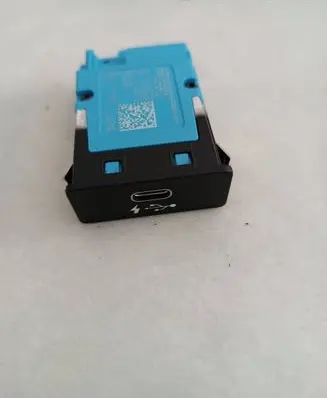 BMW 3 G20 G21 USB socket connector 8711939