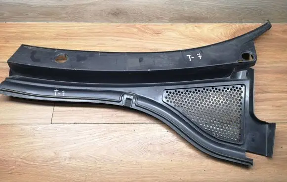 Volkswagen Tiguan Wiper trim 5NB819404 5NC819404