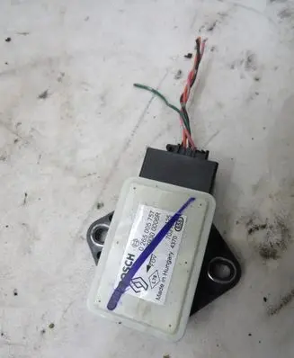 Nissan Qashqai+2 ESP (stability system) control unit 12157903486