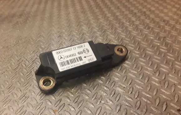 Mercedes-Benz C W203 Airbag deployment crash/impact sensor 0018204426