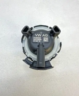 Volkswagen Passat Alltrack Airbag deployment crash/impact sensor 3AA959354 2403149837