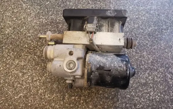 Volkswagen Sharan ABS Pump 7M0907379 7M0614111K