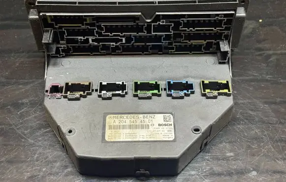 Mercedes-Benz C W204 Fuse module A2045454501 A2044422700