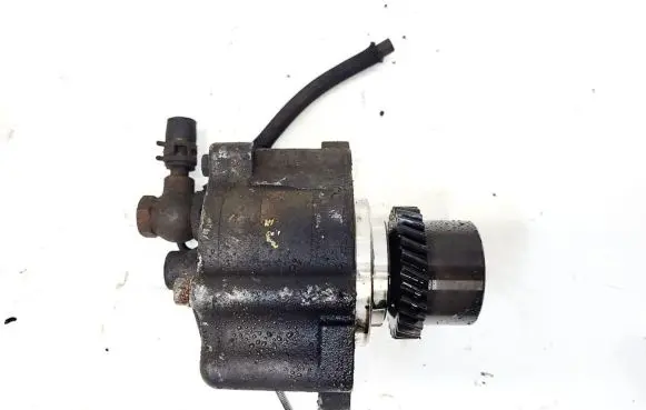 Toyota Land Cruiser (J100) Vacuum pump
