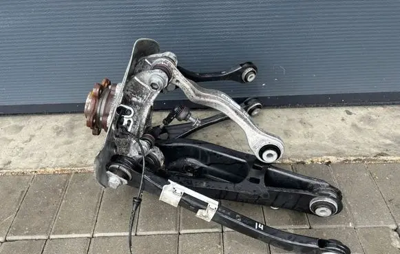 BMW i4 Rear wheel hub 