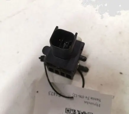 Hyundai Santa Fe Airbag deployment crash/impact sensor 959202B000