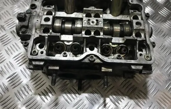 Subaru Forester SG Engine head 