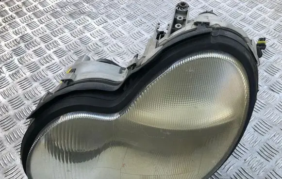 Mercedes-Benz C W203 Headlight/headlamp 0301166201 A2038200161
