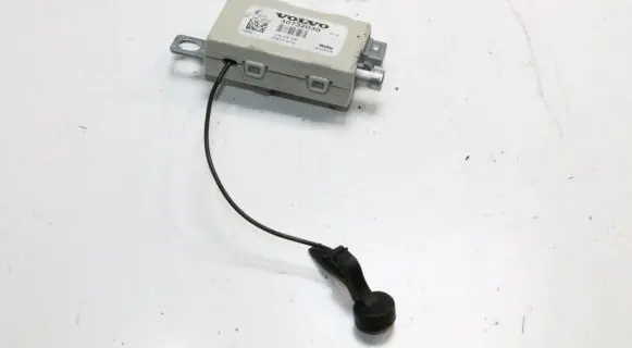 Volvo C30 Aerial antenna amplifier 30732030