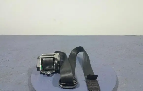 Seat Toledo III (5P) Front seatbelt 5P0857705B