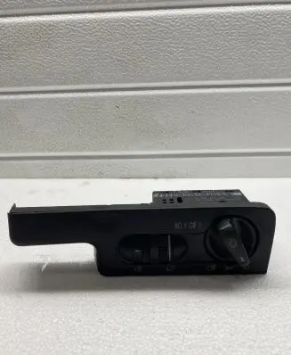 Volkswagen Golf IV Light switch 3A1941531F