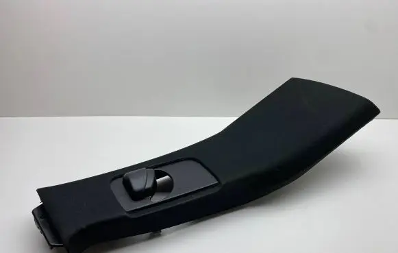 Dodge Charger (B) pillar trim (top) 100017308 1KL28TRMAA